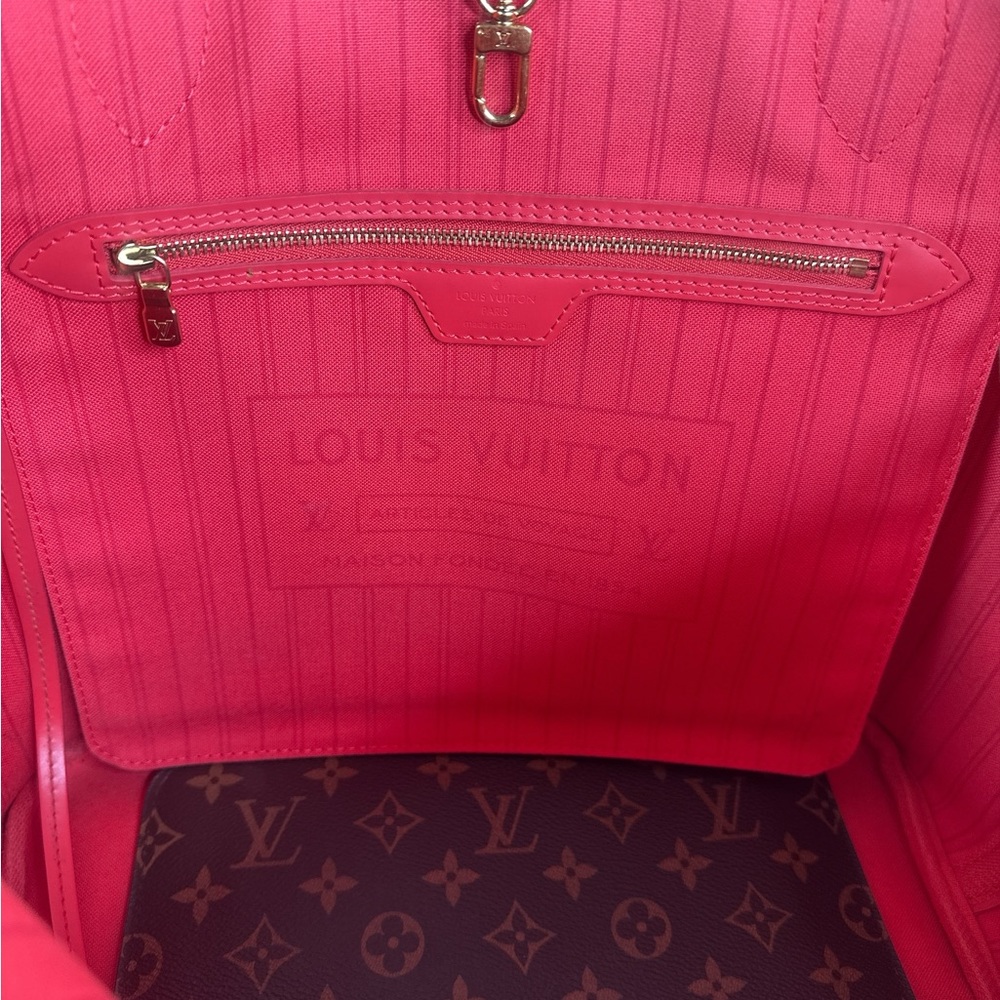 Louis Vuitton Limited Edition Monogram Tote with Pink Accents - Picture 6 of 6